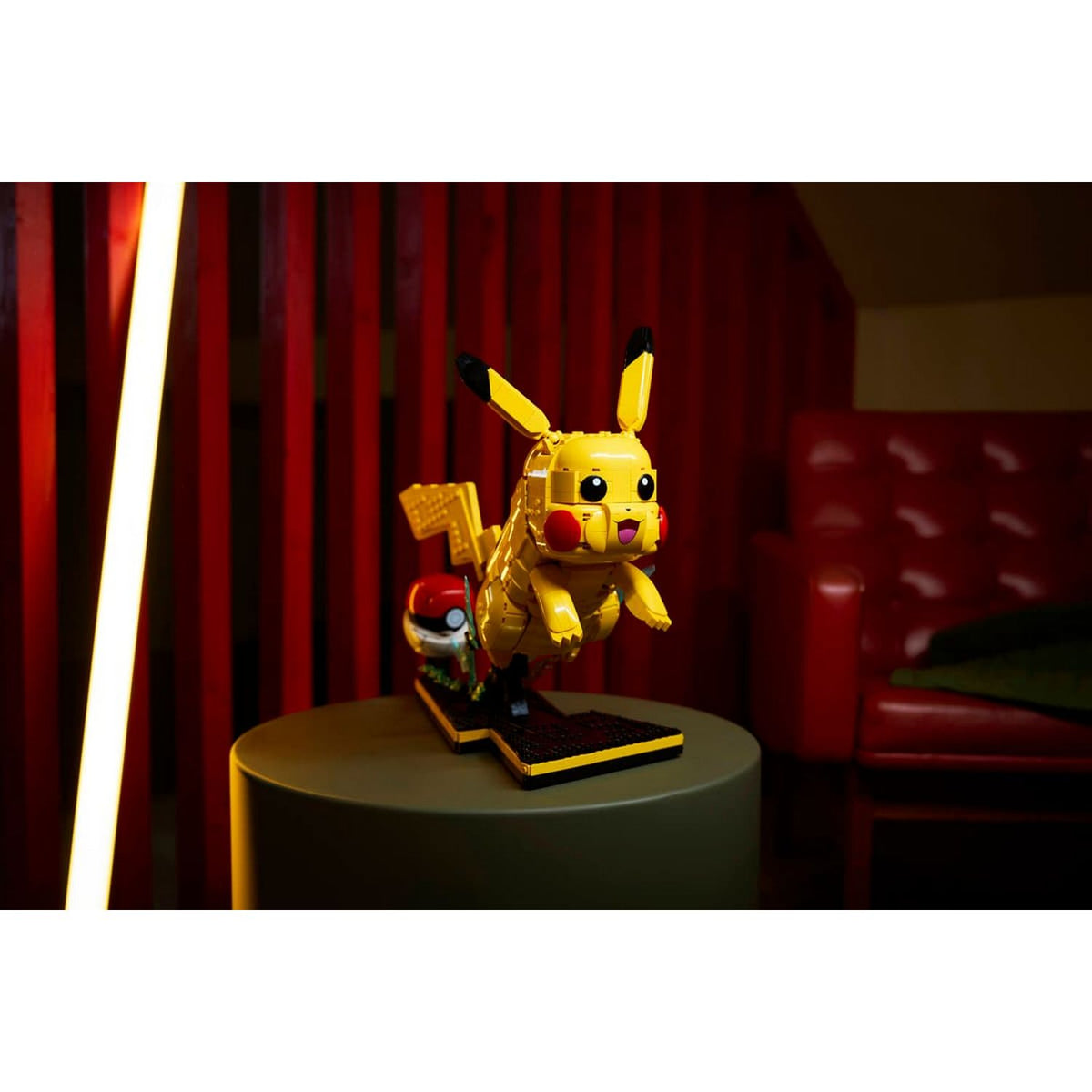 LEGO Pikachu and Poké Ball 72152